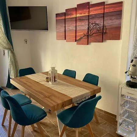 Ferienhaus Maddy House - 50 Mt Dal Mare *